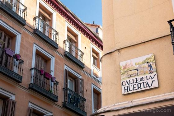Que Ver En El Barrio De Las Letras Madrid Plaza Calle Huertas
